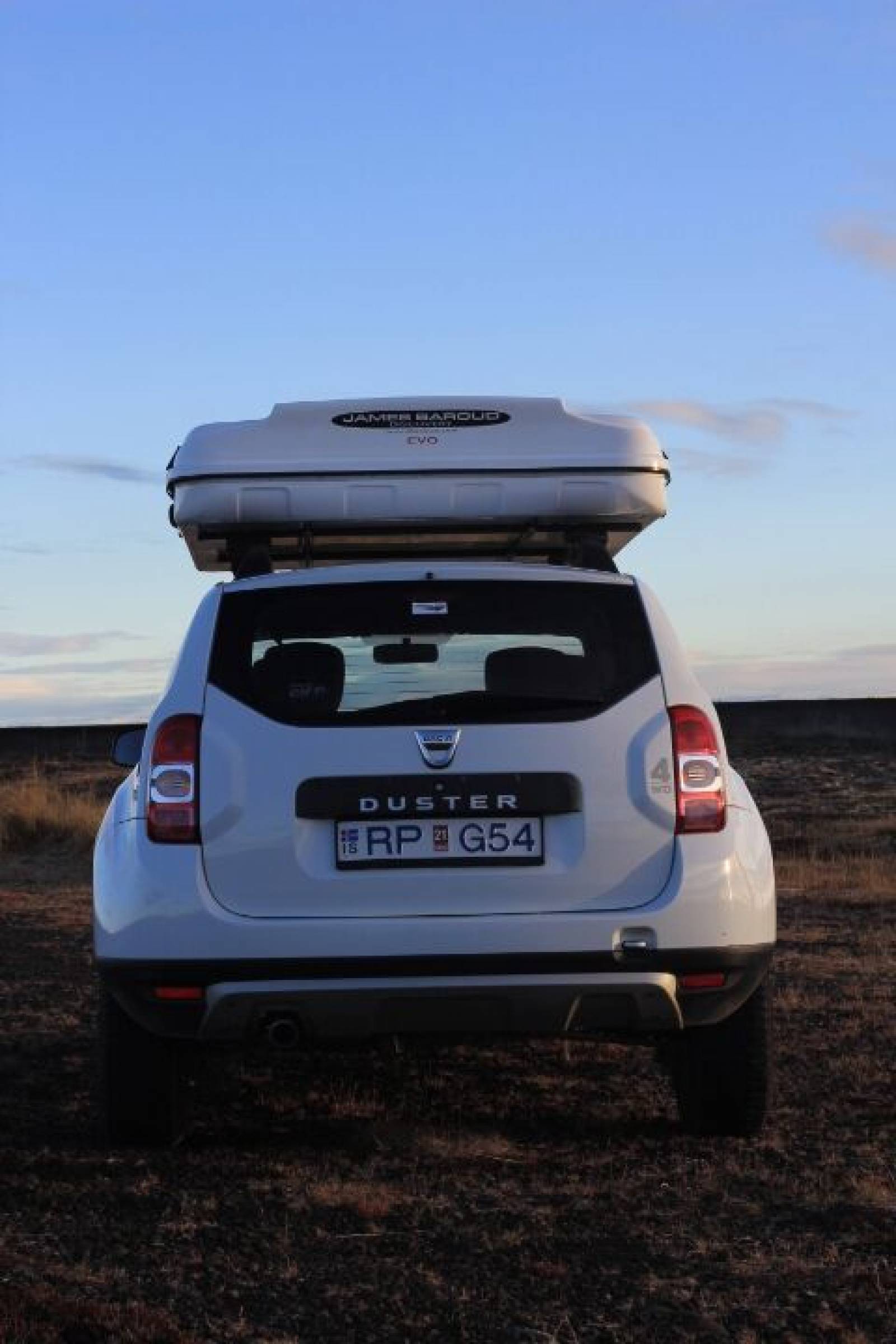 Dacia Duster Roof Tent behind